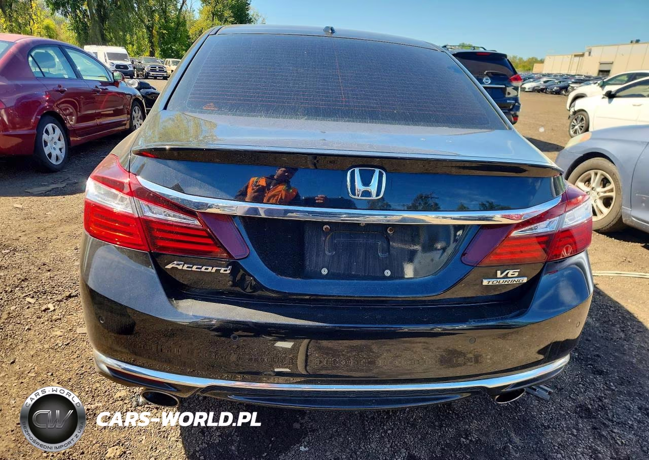 2017 Honda Accord Touring VIN:1HGCR3F99HA019616 - 6