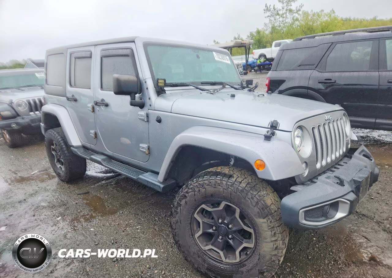 2016 Jeep Wrangler Unlimited Sahara VIN:1C4BJWEG4GL292033 - 4
