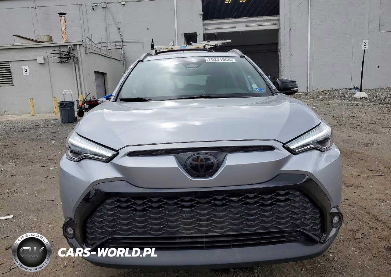 2025 Toyota Corolla Cross Hybrid Xse VIN:7MUFBABG7SV085199 - 5