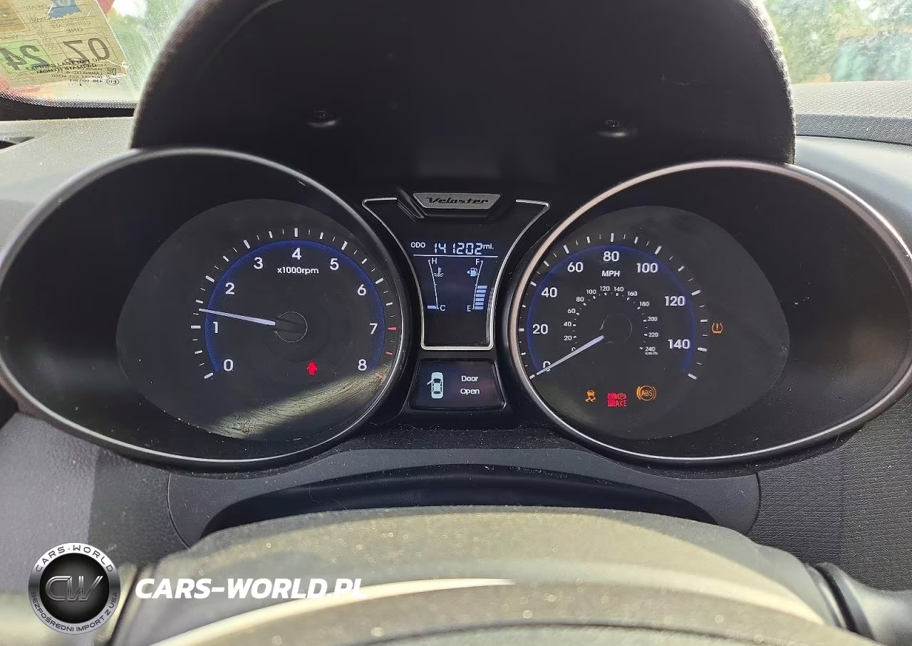 2015 Hyundai Veloster Turbo VIN:KMHTC6AE2FU240410 - 9