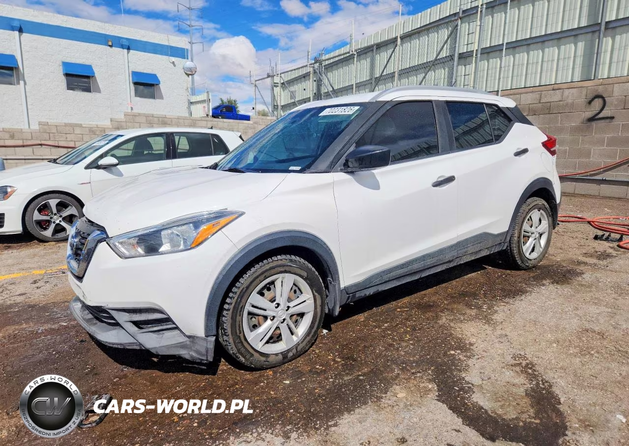 2019 Nissan Kicks S VIN:3N1CP5CU0KL543085 - 1