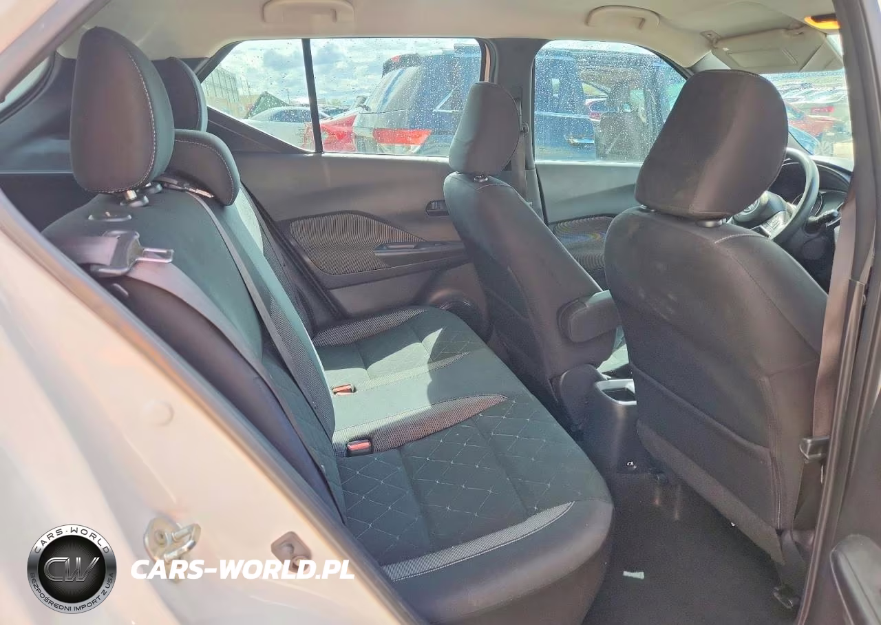 2019 Nissan Kicks S VIN:3N1CP5CU0KL543085 - 11