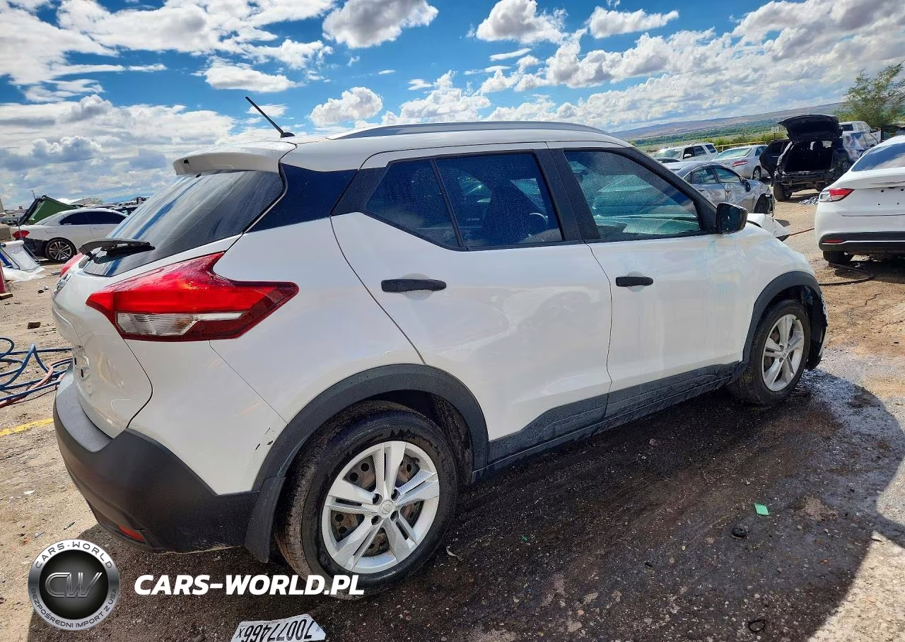 2019 Nissan Kicks S VIN:3N1CP5CU0KL543085 - 3