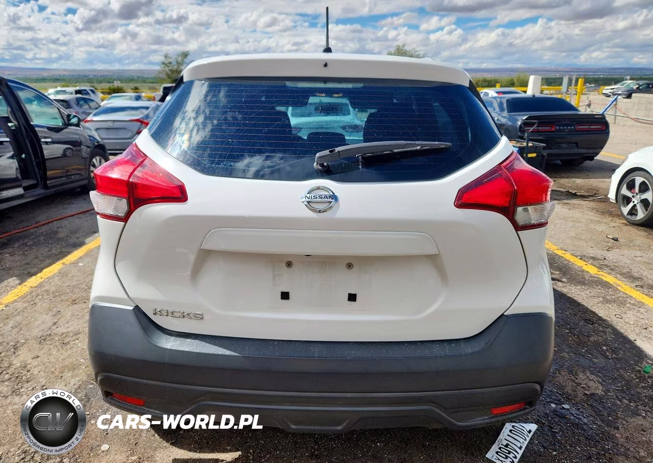 2019 Nissan Kicks S VIN:3N1CP5CU0KL543085 - 6