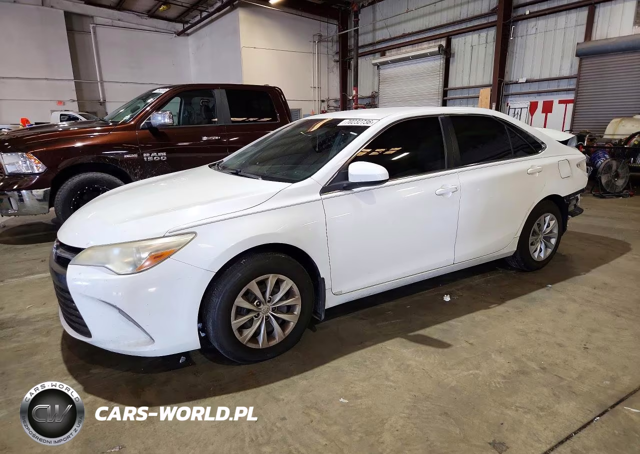 2017 Toyota Camry Le VIN:4T1BF1FK8HU715176 - 1