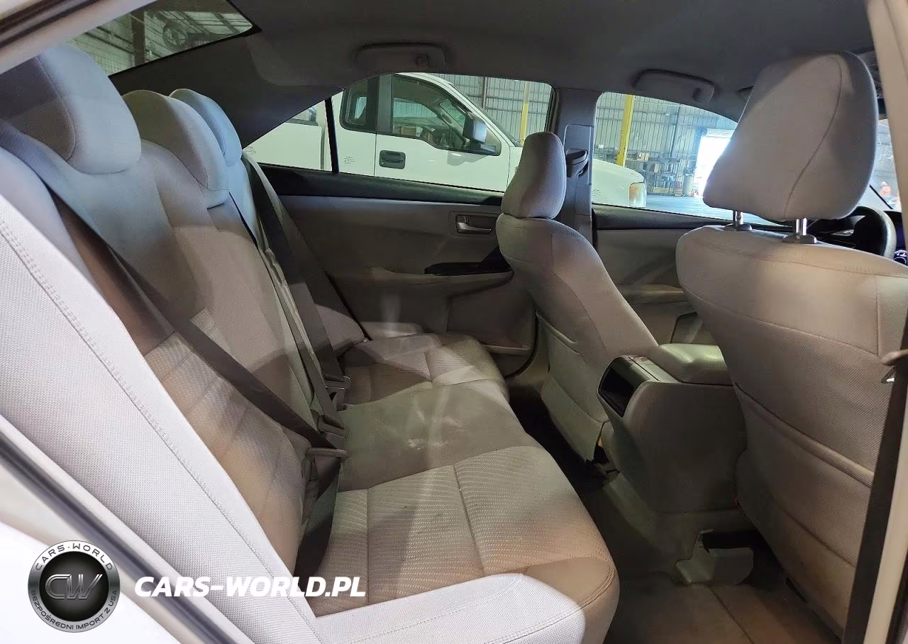 2017 Toyota Camry Le VIN:4T1BF1FK8HU715176 - 10