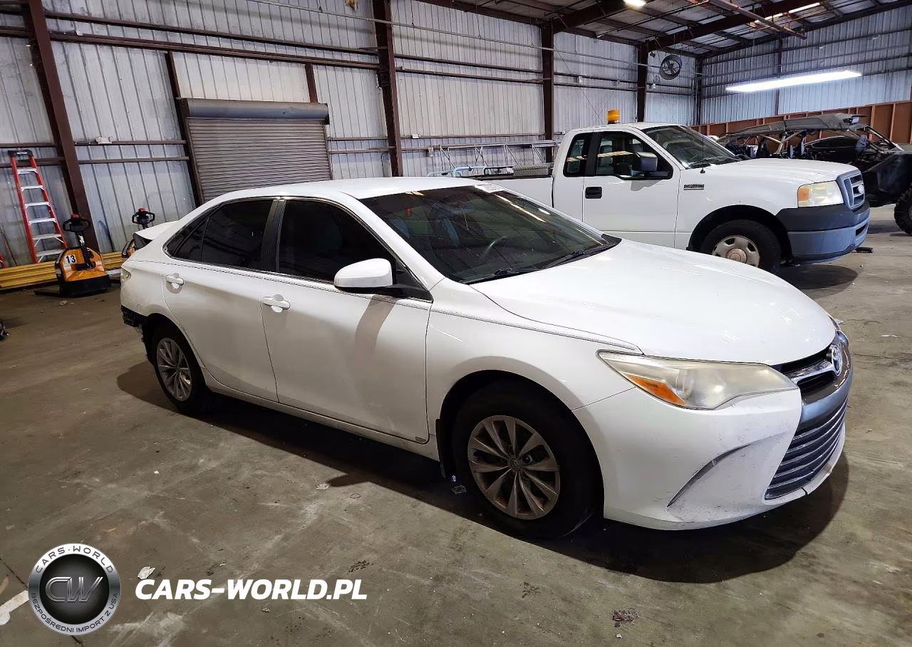 2017 Toyota Camry Le VIN:4T1BF1FK8HU715176 - 4