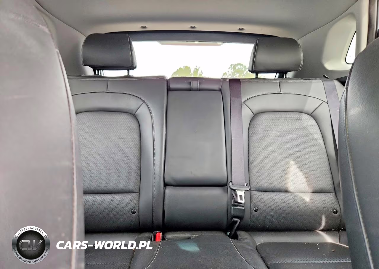 2019 Hyundai Kona Ultimate VIN:KM8K53A53KU269350 - 10