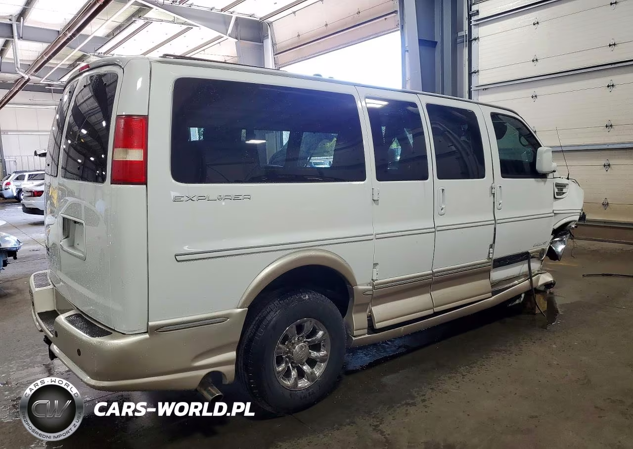 2015 Chevrolet Express G2500 VIN:1GCWGFCG9F1181894 - 3