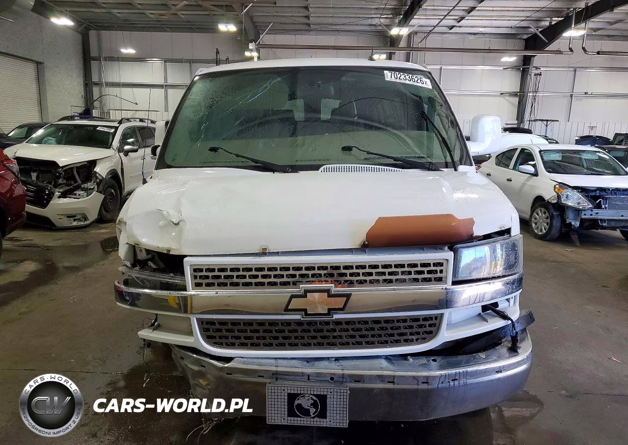 2015 Chevrolet Express G2500 VIN:1GCWGFCG9F1181894 - 5