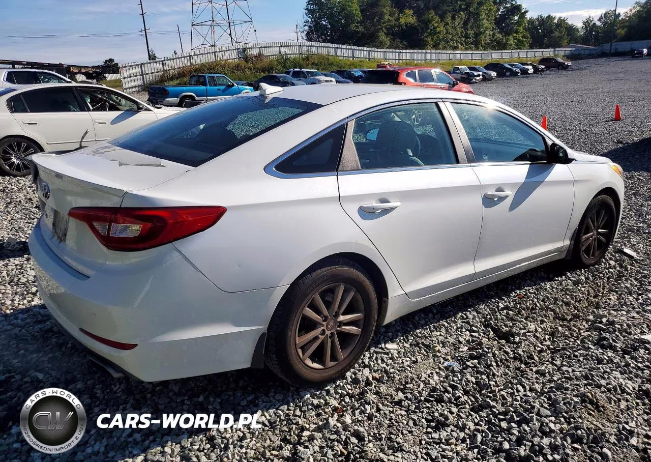 2015 Hyundai Sonata Se VIN:5NPE24AF2FH205700 - 3