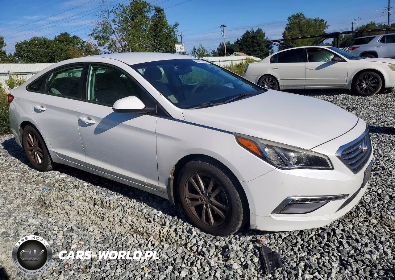 2015 Hyundai Sonata Se VIN:5NPE24AF2FH205700 - 4