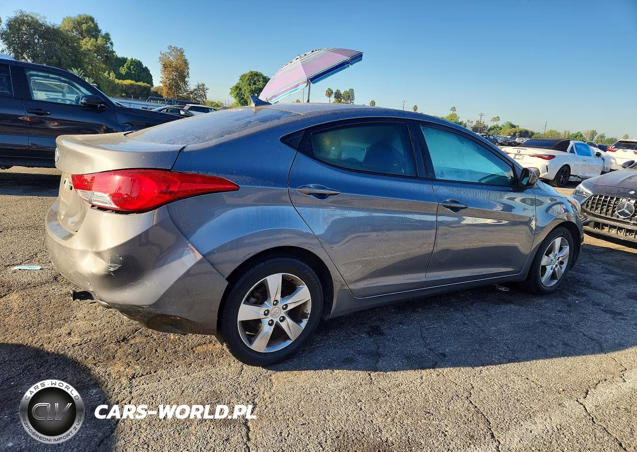 2013 Hyundai Elantra Gls VIN:5NPDH4AE1DH270892 - 3
