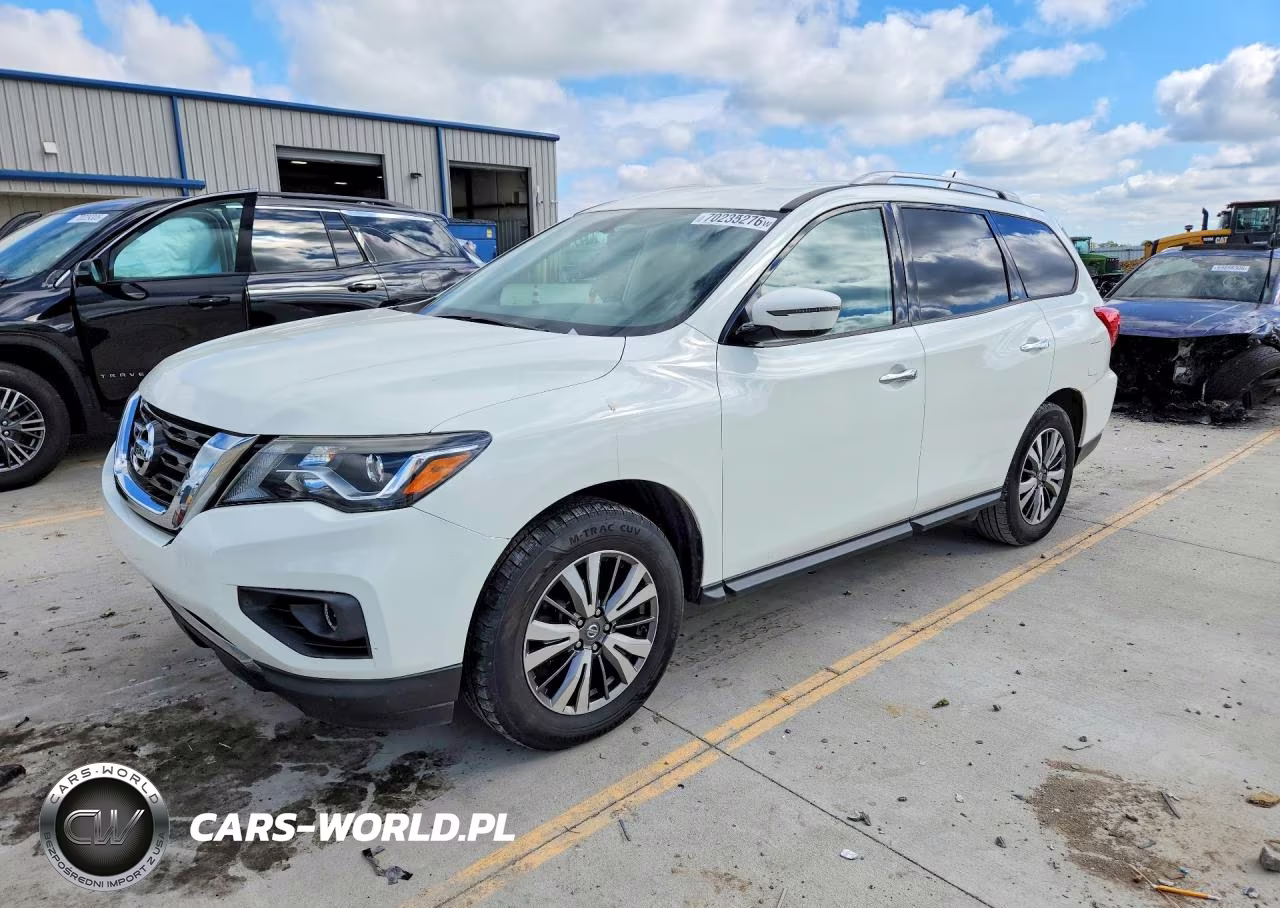 2018 Nissan Pathfinder Sv