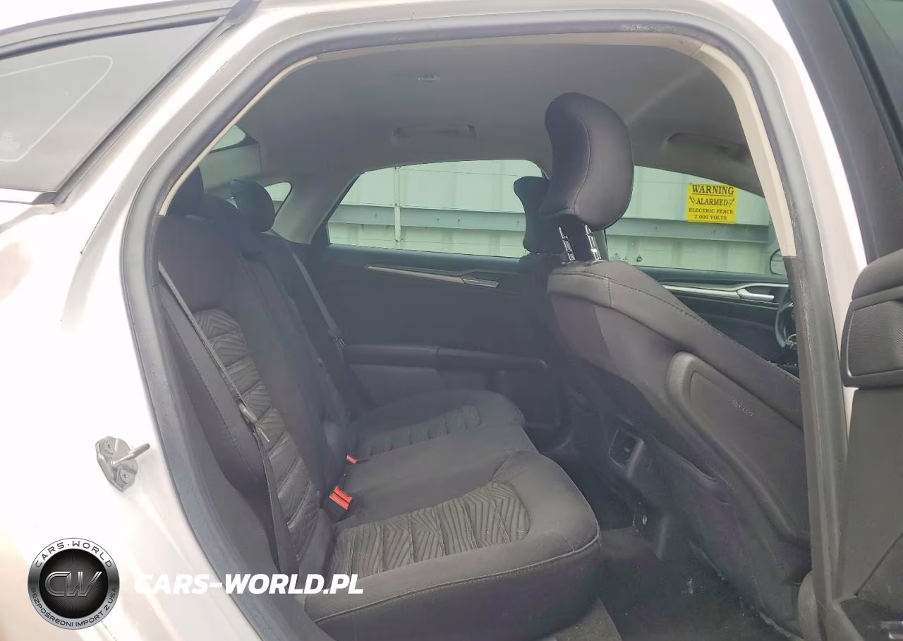 2016 Ford Fusion Se VIN:3FA6P0H75GR303802 - 10