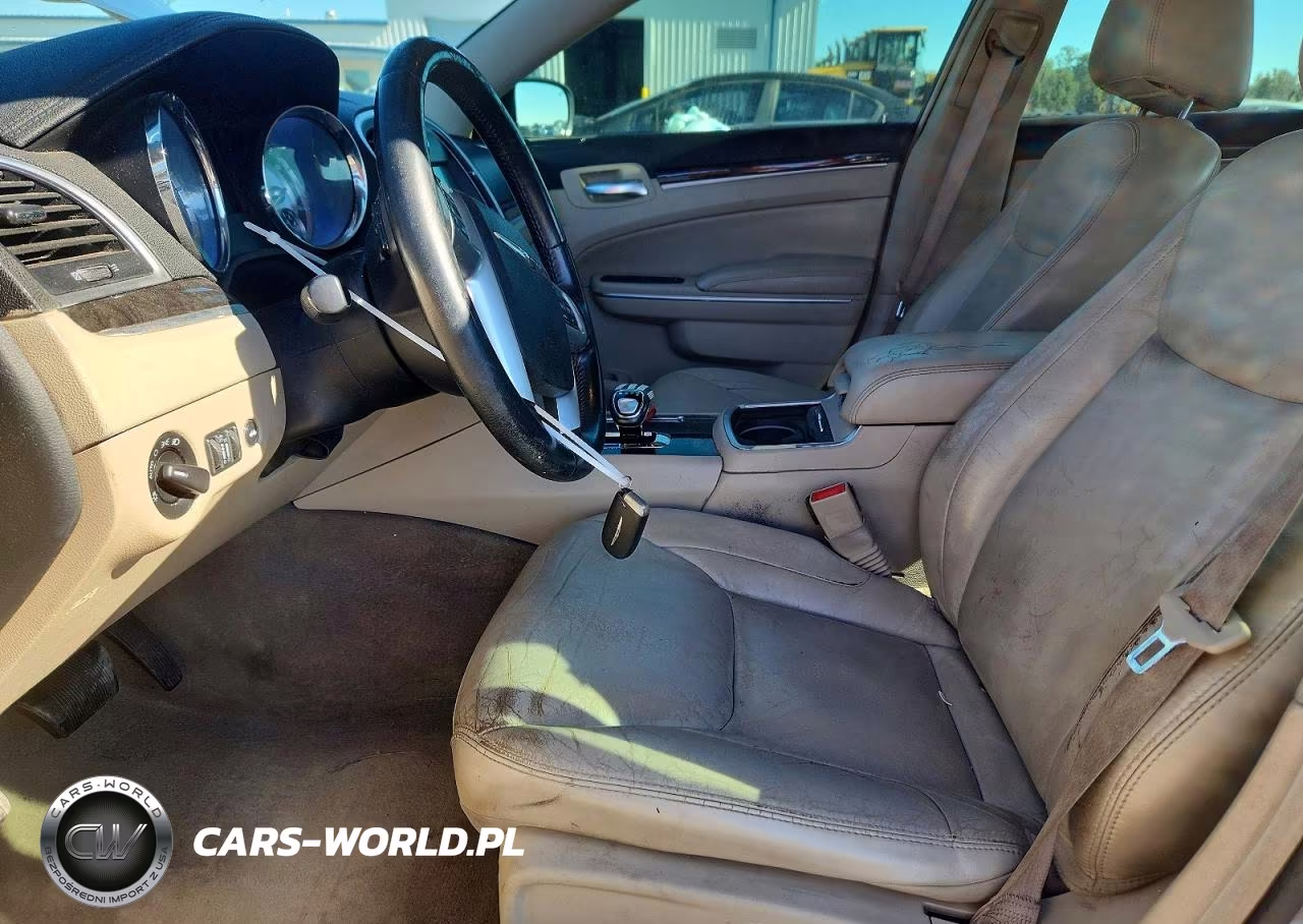 2012 Chrysler 300 VIN:2C3CCAAG6CH274815 - 7