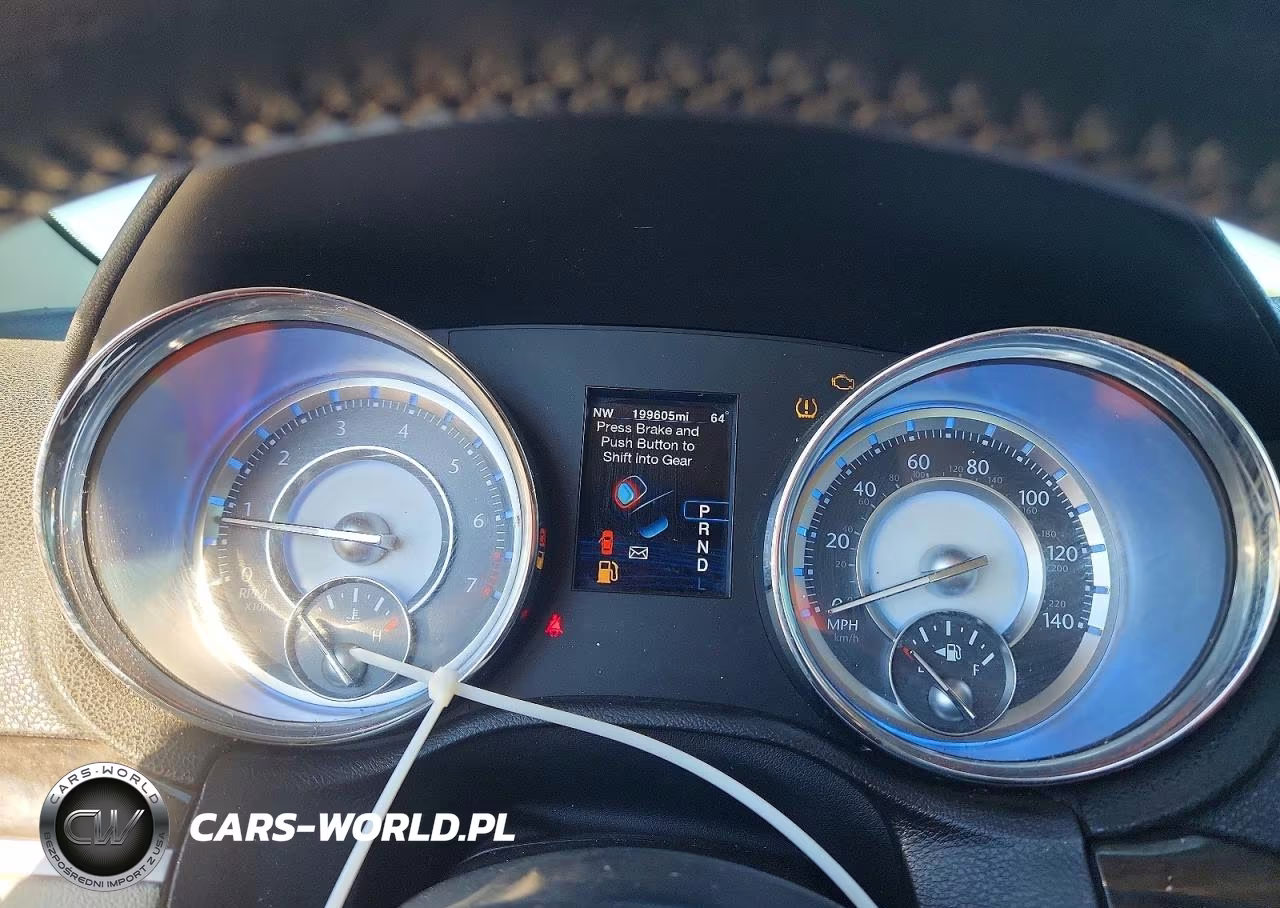 2012 Chrysler 300 VIN:2C3CCAAG6CH274815 - 9
