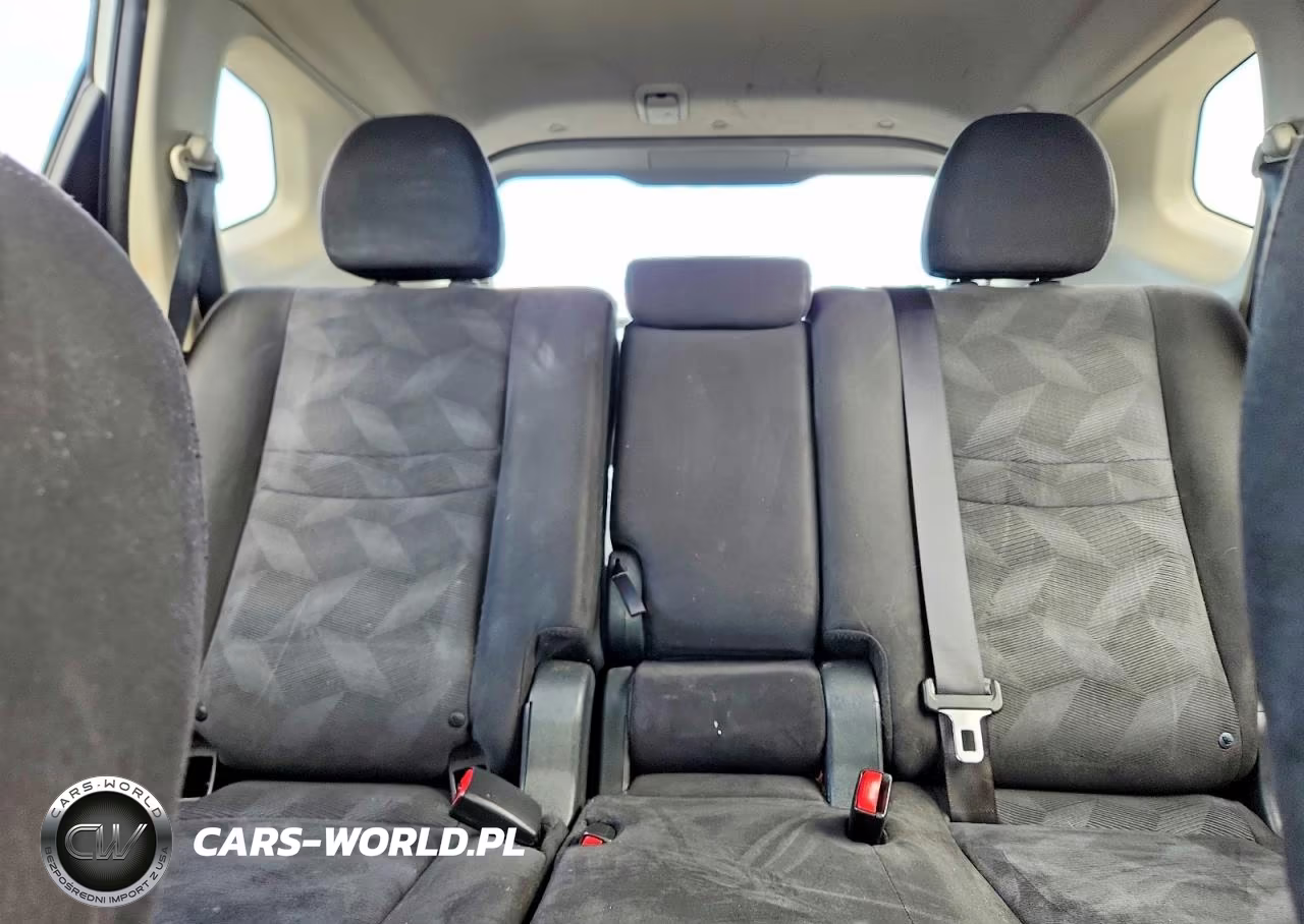 2015 Nissan Rogue S VIN:KNMAT2MV4FP510378 - 10