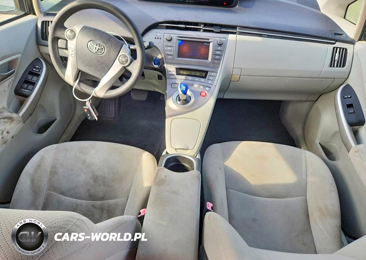 2013 Toyota Prius Two VIN:JTDKN3DU8D1716296 - 8