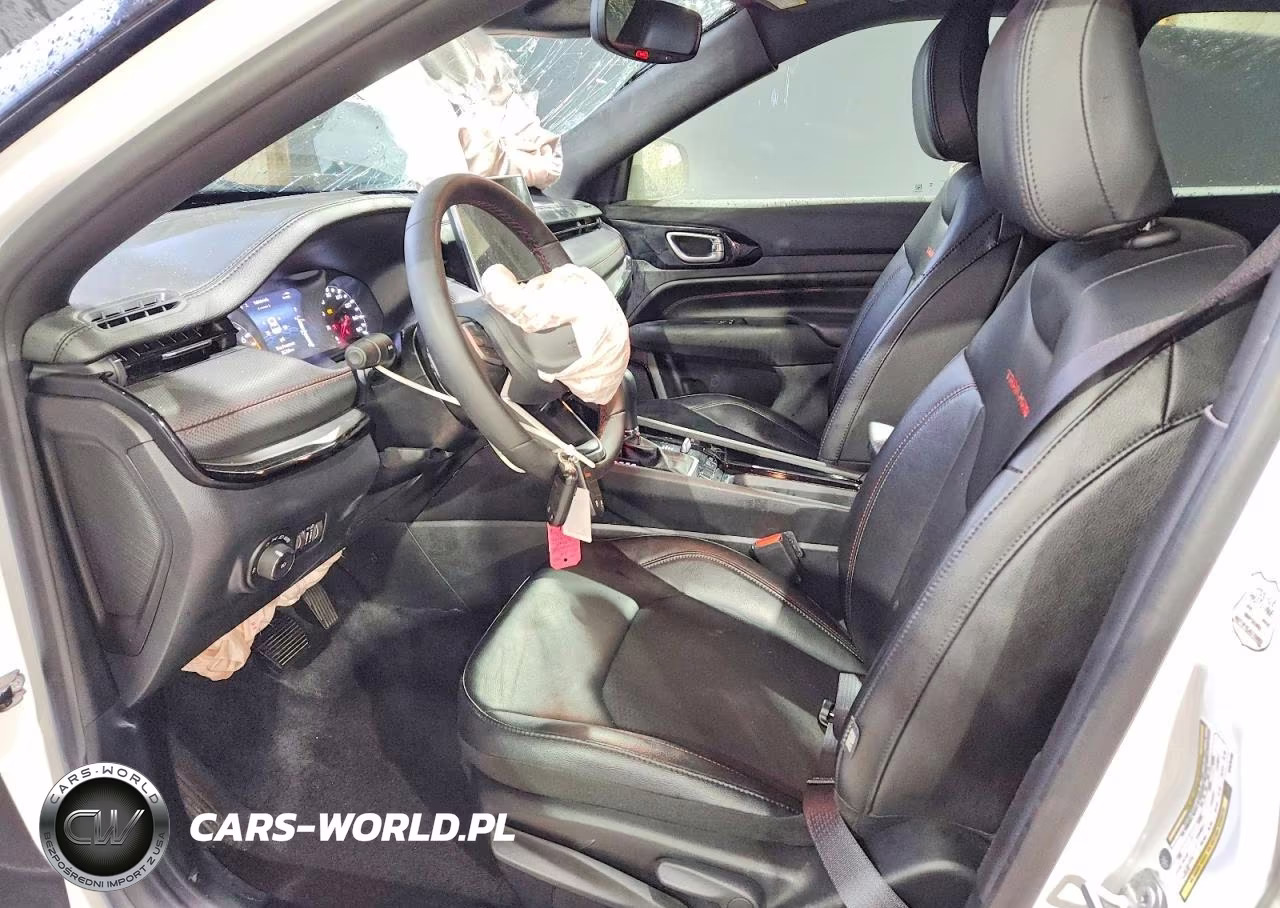 2025 Jeep Compass Trailhawk VIN:3C4NJDDN9ST570133 - 7