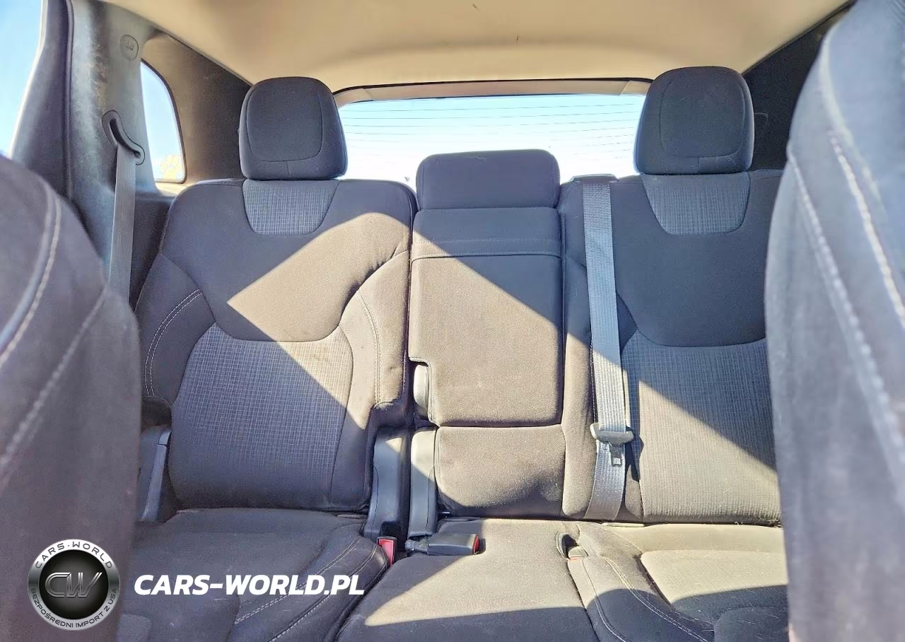 2015 Jeep Cherokee Latitude VIN:1C4PJLCSXFW661003 - 10