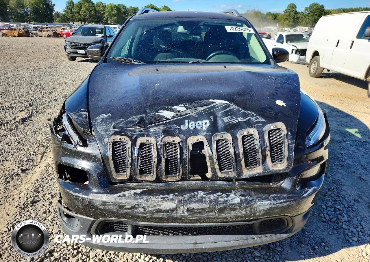 2015 Jeep Cherokee Latitude VIN:1C4PJLCSXFW661003 - 5