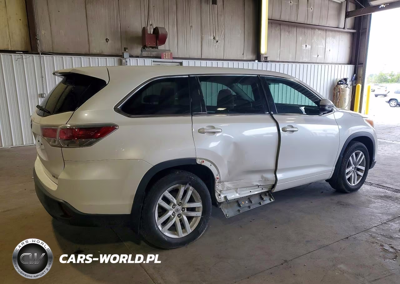 2014 Toyota Highlander Le VIN:5TDBKRFH4ES039070 - 3