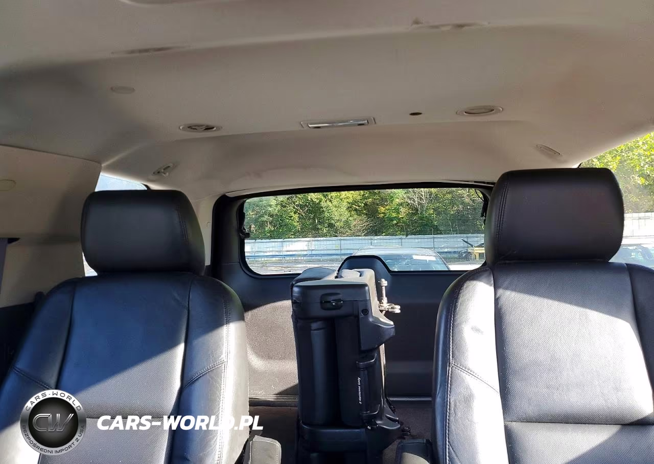 2011 Cadillac Escalade Luxury VIN:1GYS4BEFXBR265345 - 10