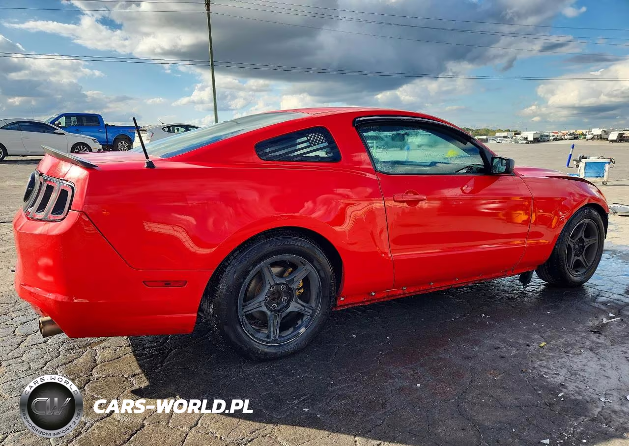 2014 Ford Mustang V6 VIN:1ZVBP8AM4E5315119 - 3