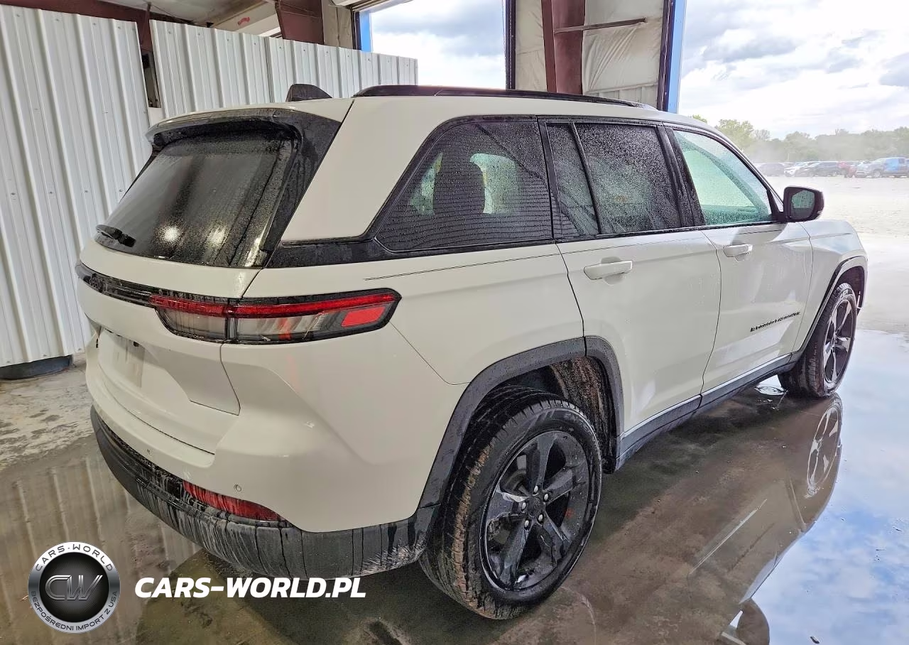 2023 Jeep Grand Cherokee Laredo VIN:1C4RJHAG8PC517490 - 3