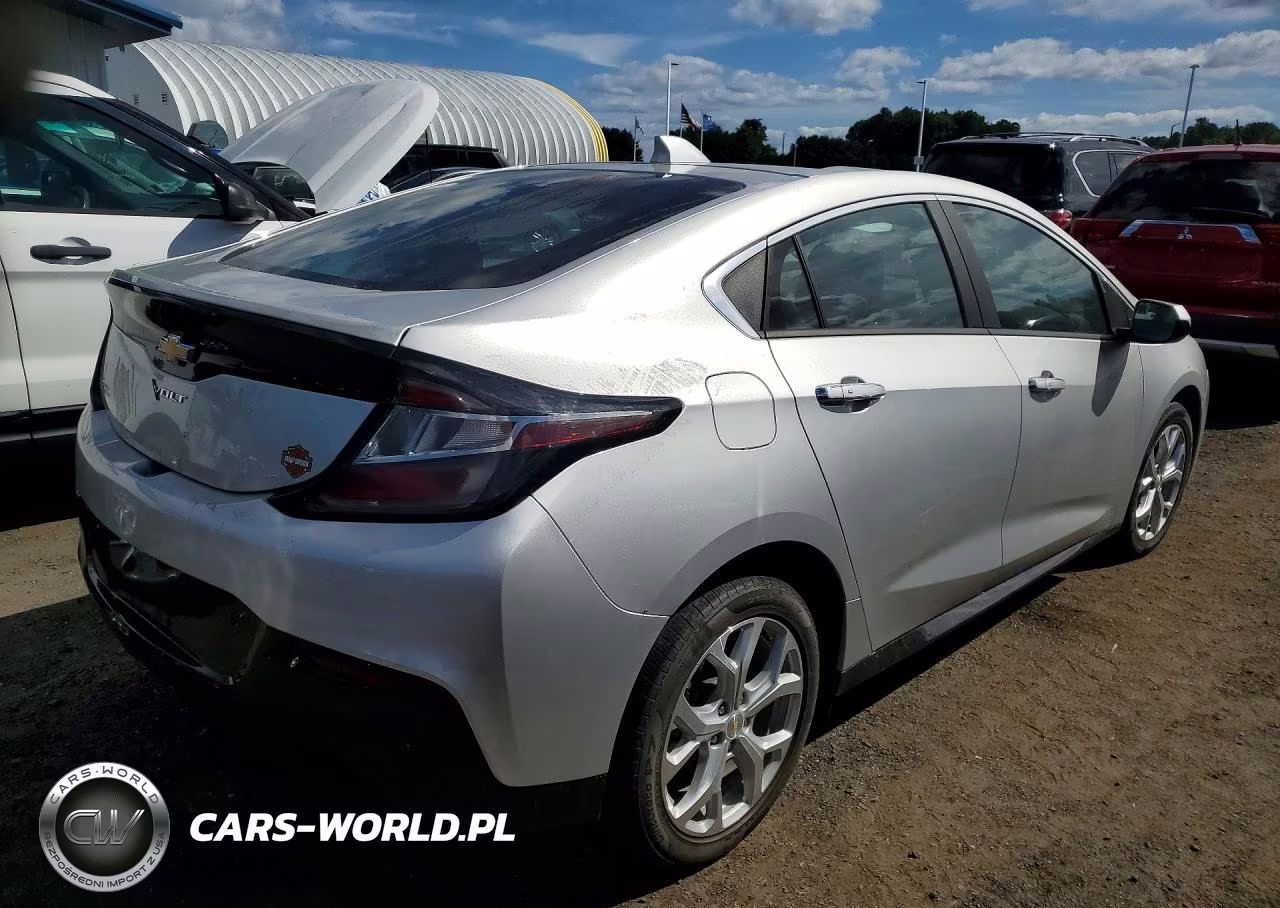 2018 Chevrolet Volt Premier VIN:1G1RD6S5XJU155116 - 3