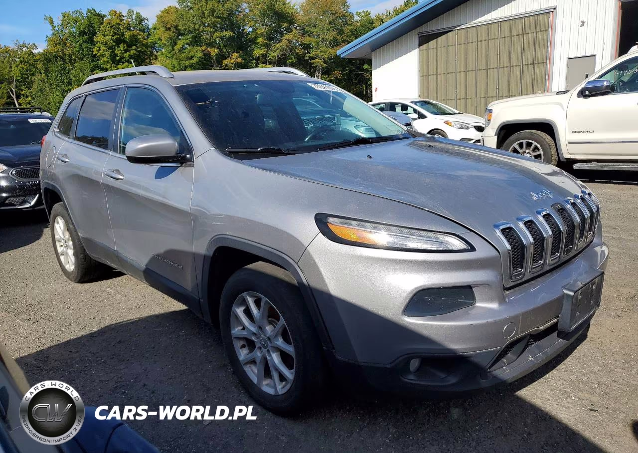 2015 Jeep Cherokee Latitude VIN:1C4PJLCS3FW597046 - 4