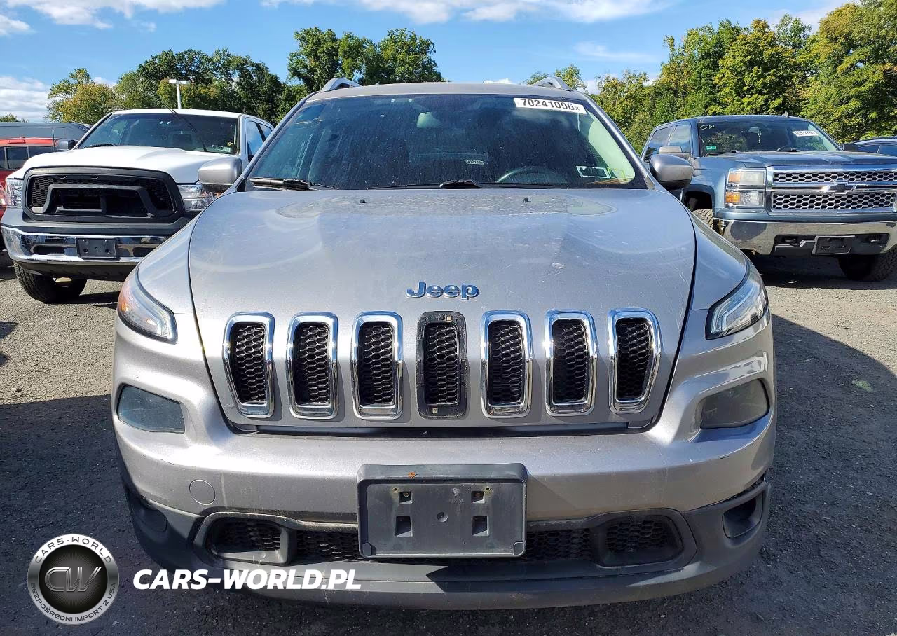 2015 Jeep Cherokee Latitude VIN:1C4PJLCS3FW597046 - 5