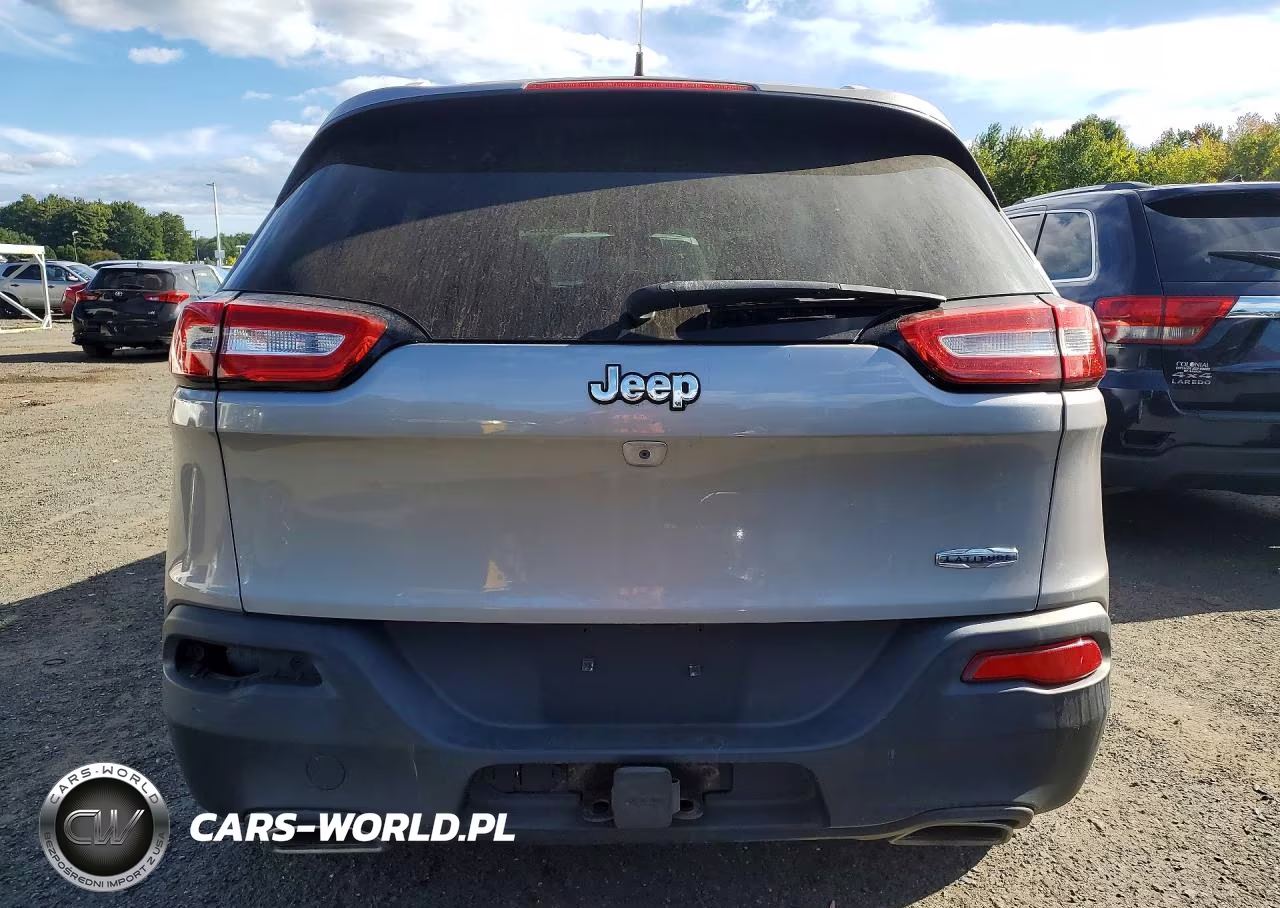 2015 Jeep Cherokee Latitude VIN:1C4PJLCS3FW597046 - 6