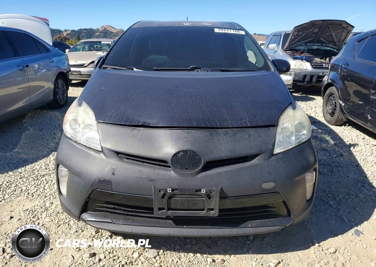 2015 Toyota Prius Three VIN:JTDKN3DU2F1875432 - 5