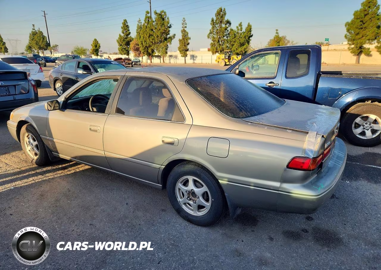 1999 Toyota Camry Le VIN:JT2BG28K9X0282678 - 2