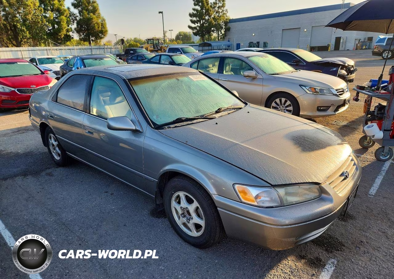 1999 Toyota Camry Le VIN:JT2BG28K9X0282678 - 4