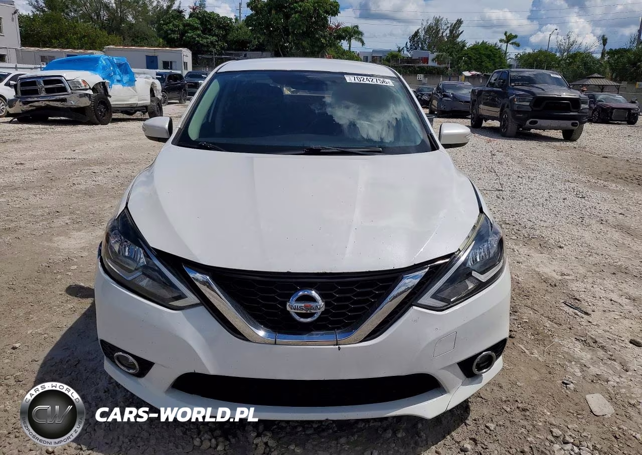 2017 Nissan Sentra Sr VIN:3N1AB7AP1HY240844 - 5