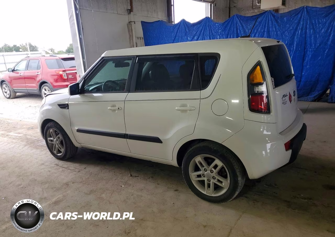 2011 Kia Soul + VIN:KNDJT2A22B7706632 - 2