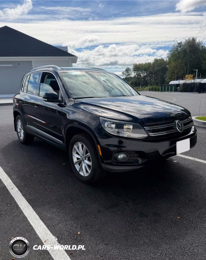 2017 Volkswagen Tiguan Wolfsburg VIN:WVGSV7AXXHK003675 - 1
