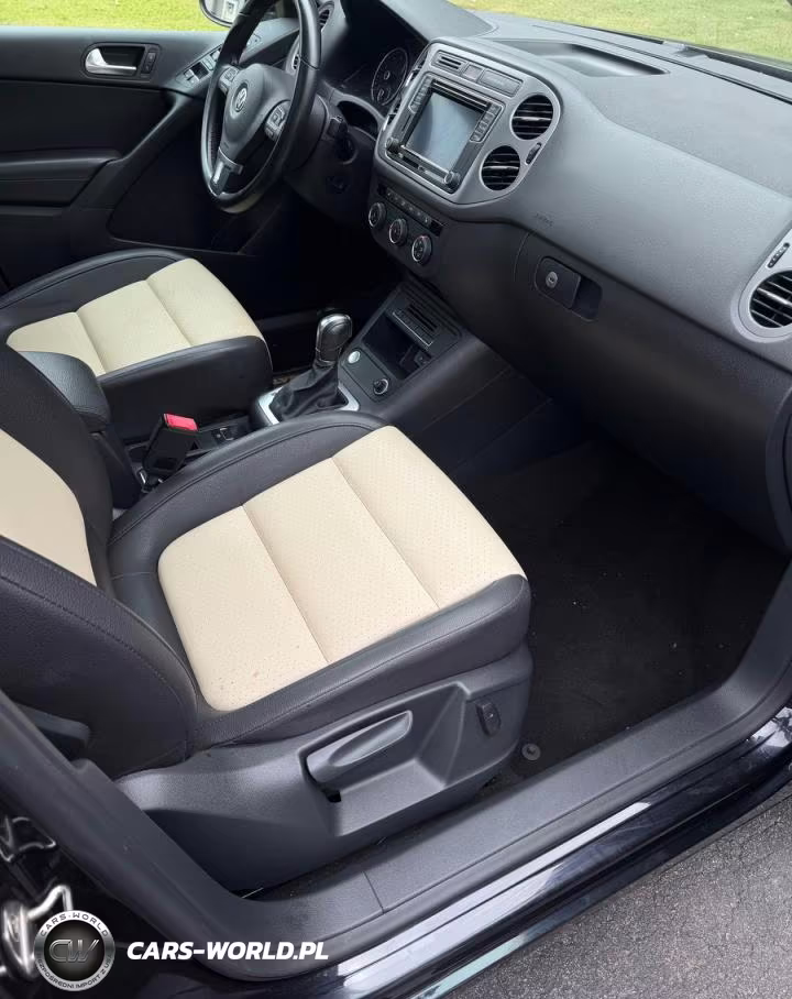 2017 Volkswagen Tiguan Wolfsburg VIN:WVGSV7AXXHK003675 - 5