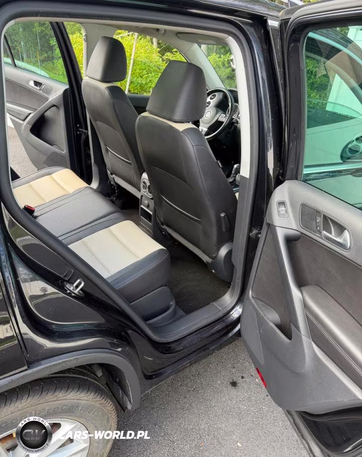 2017 Volkswagen Tiguan Wolfsburg VIN:WVGSV7AXXHK003675 - 6