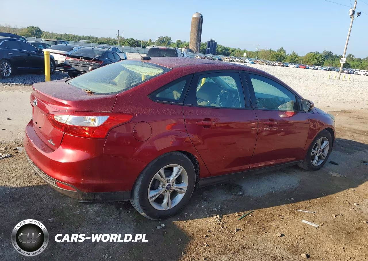 2014 Ford Focus Se VIN:1FADP3F24EL425644 - 3