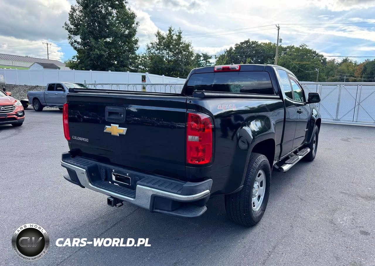 2019 Chevrolet Colorado VIN:1GCHTBEA1K1295744 - 3
