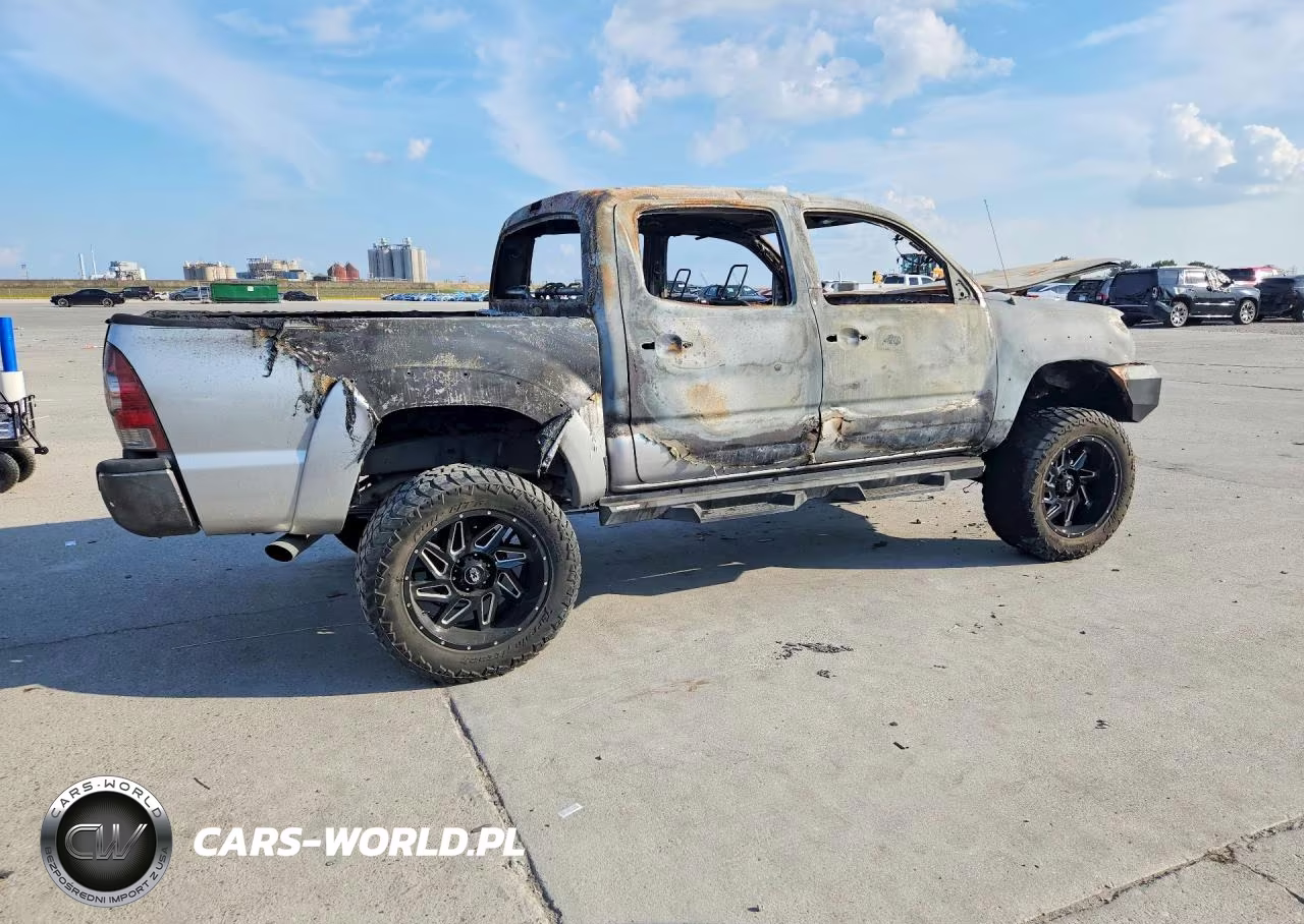 2010 Toyota Tacoma Double Cab Prerunner VIN:5TEJU4GN7AZ673970 - 3