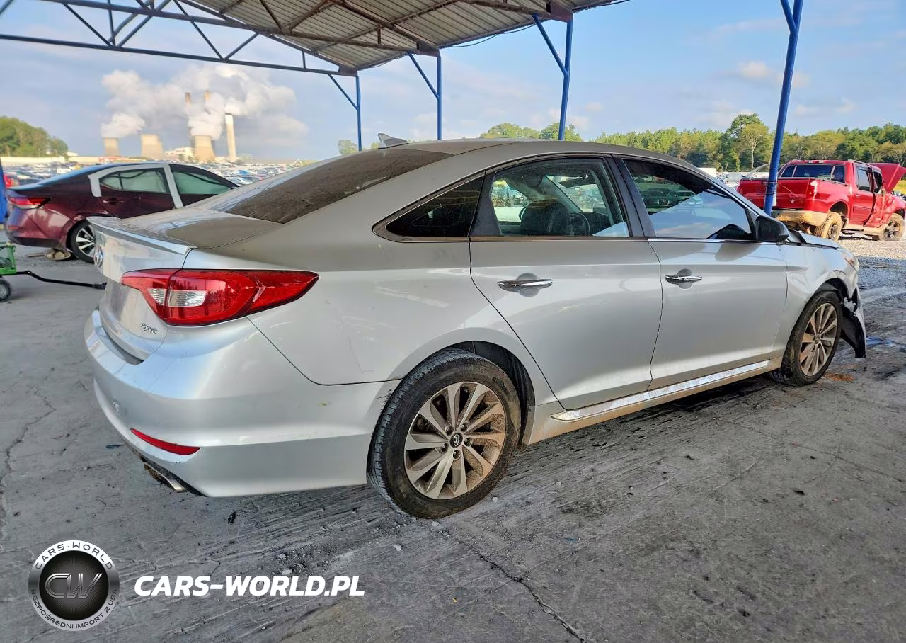 2016 Hyundai Sonata Sport VIN:5NPE34AF2GH352906 - 3