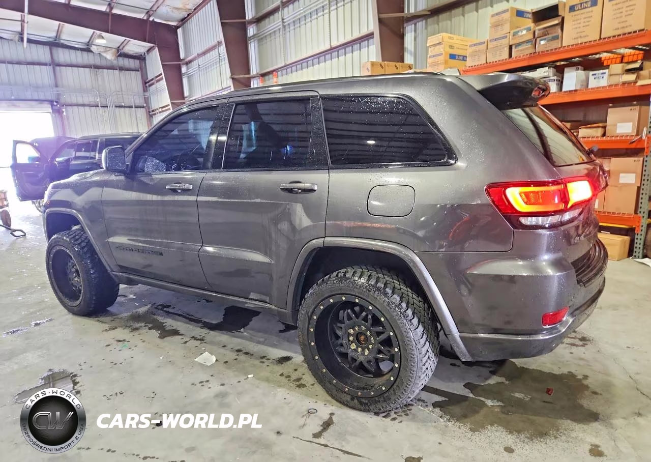 2018 Jeep Grand Cherokee Laredo VIN:1C4RJEAG7JC442626 - 2