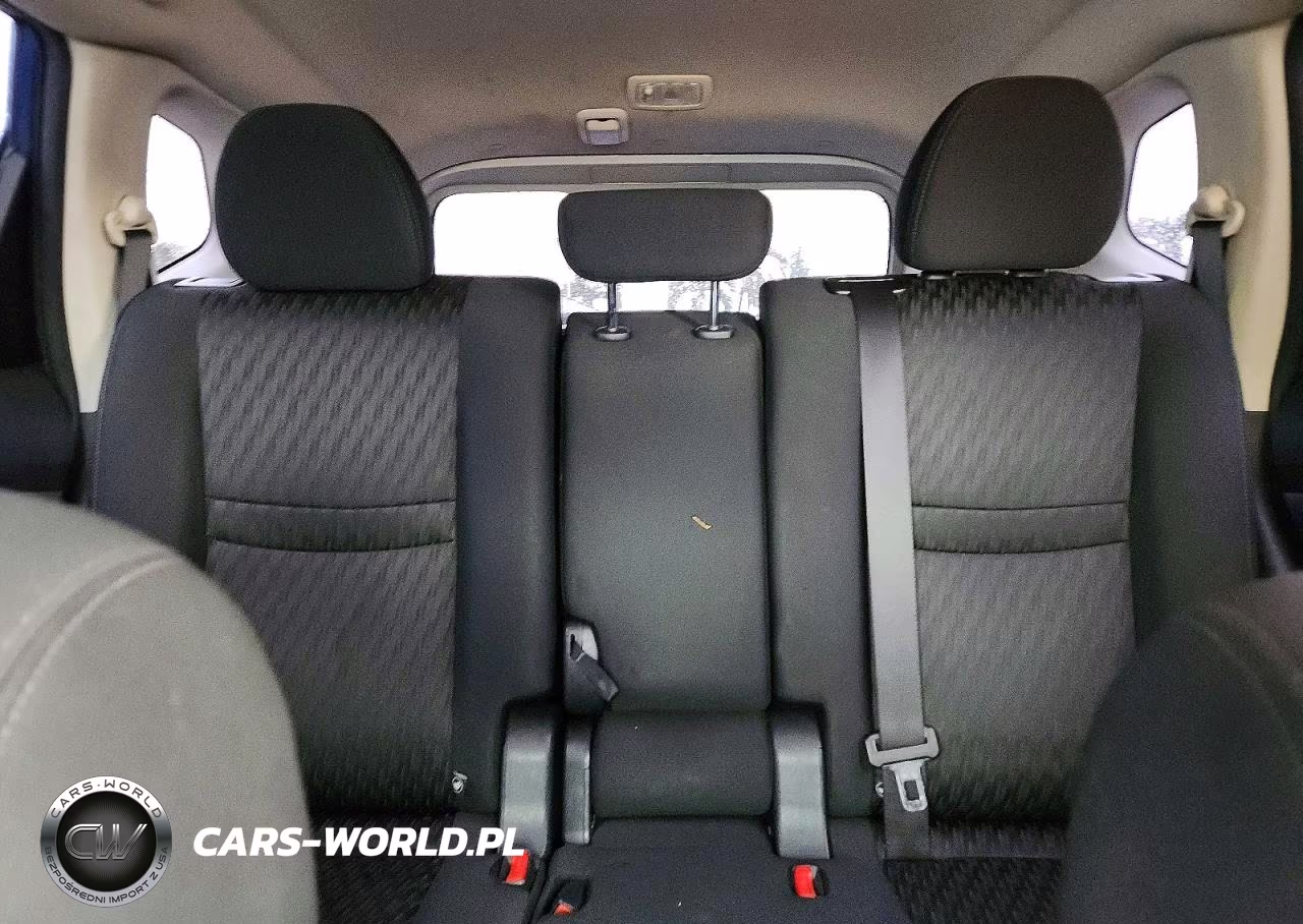 2018 Nissan Rogue S VIN:KNMAT2MV7JP554495 - 10