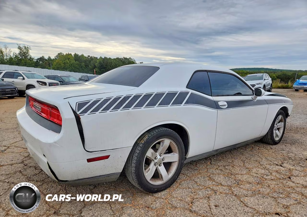 2013 Dodge Challenger VIN:2C3CDYAG8DH581412 - 3
