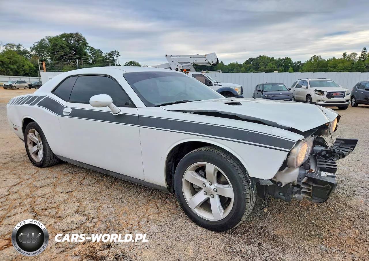 2013 Dodge Challenger VIN:2C3CDYAG8DH581412 - 4